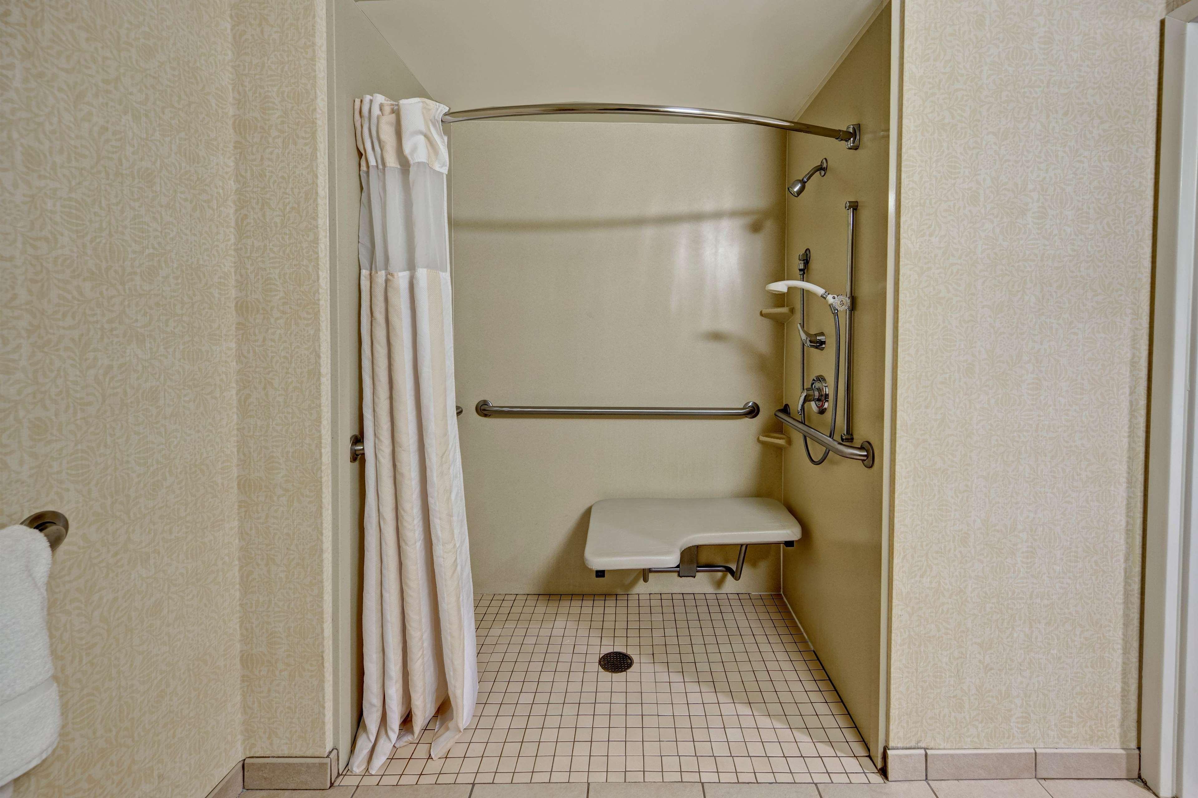 Hilton Garden Inn Indianapolis Northeast/פישרס מראה חיצוני תמונה